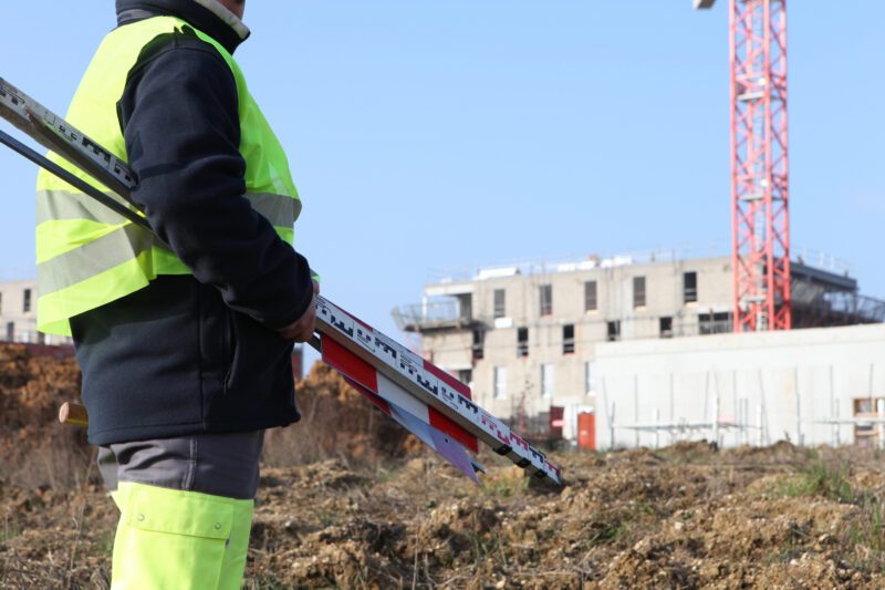 Bostadsbyggandet minskar kraftigt