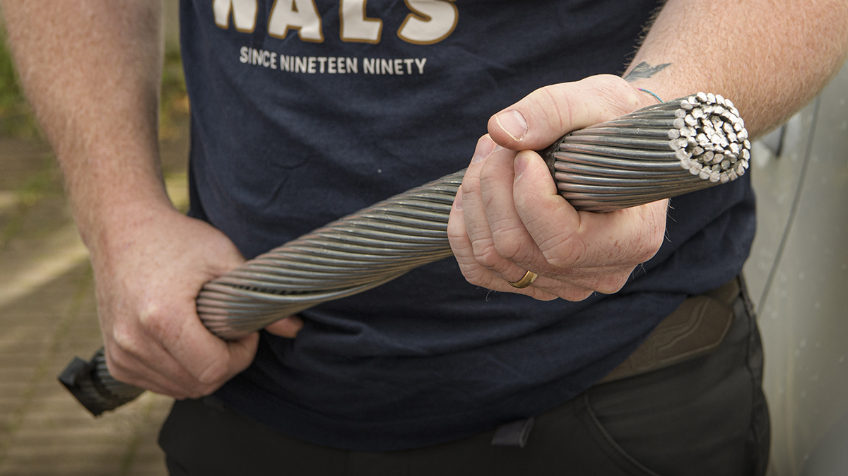 Närbild på elkabel