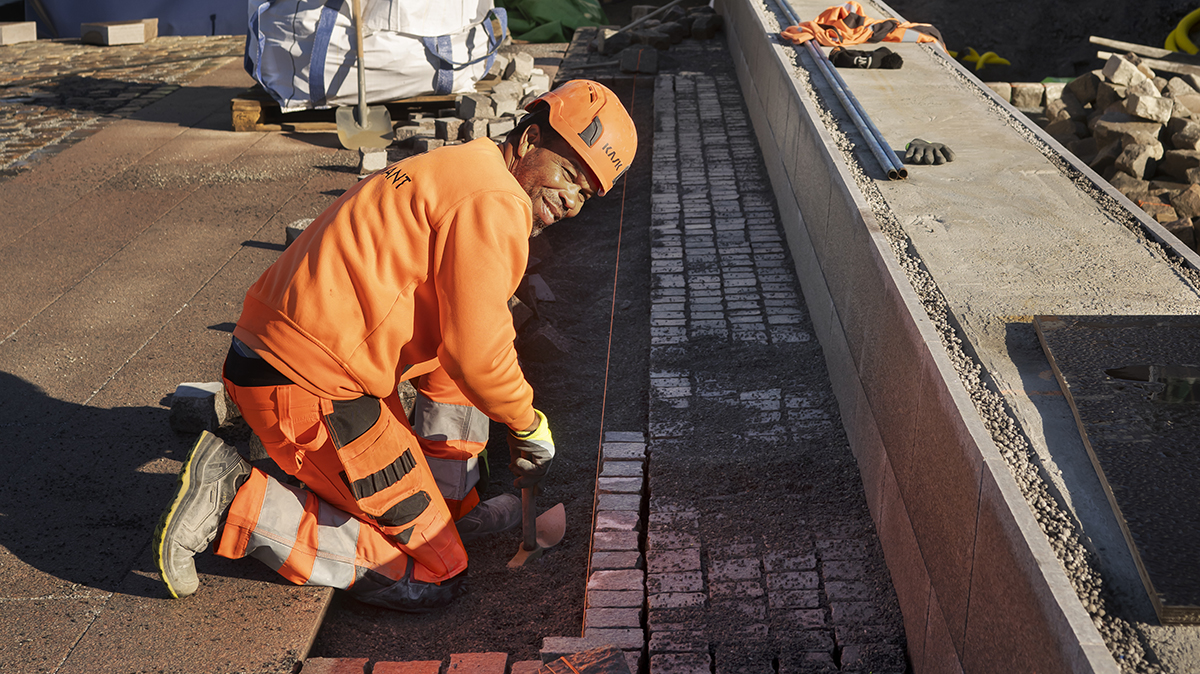 Adérito Borges, stenläggare.