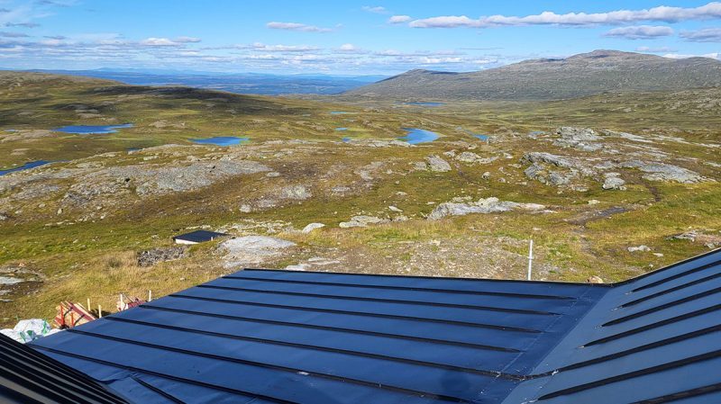 Ovanligt plåtarbete uppe på fjället