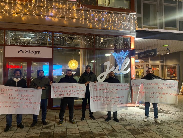 Protest utanför Stegras kontor.
